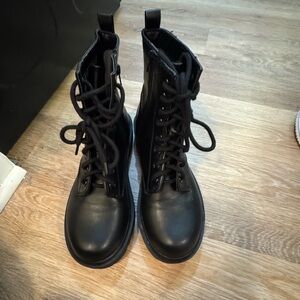 Black Lace-Up Women's Boots